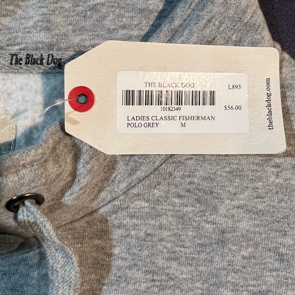 New with tags black dog pull over